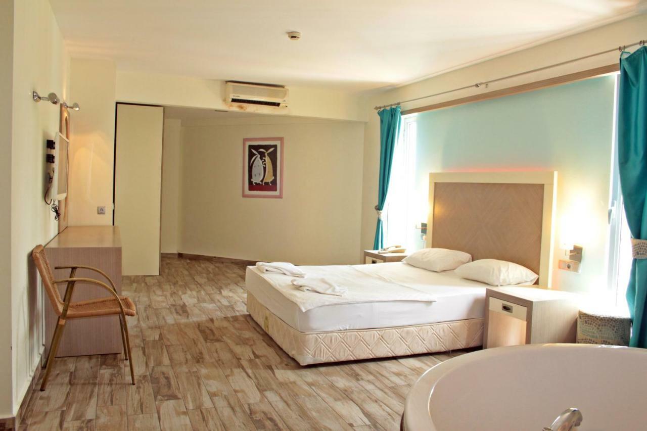 Costa Queen Suites Gümbet Exterior foto